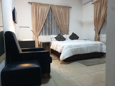 Fresh Air Lodge Hotels in 