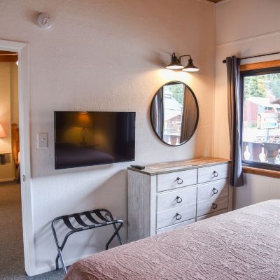 Condo, 1 Bedroom, No Smoking, No Pets, Max 6 Guest / Upper Floor Alpine Lodge Promo Code