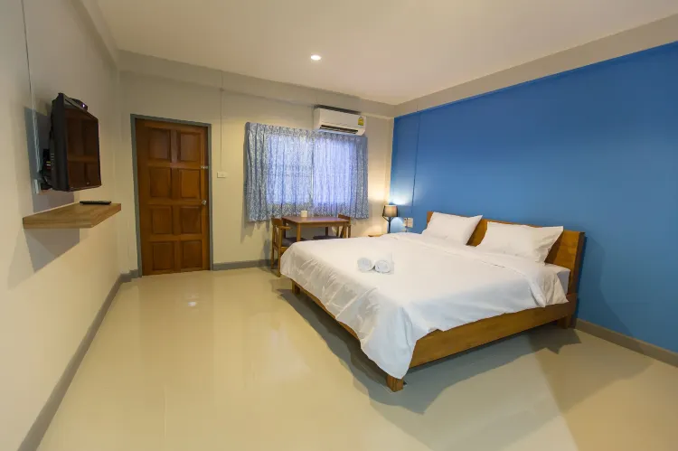 ห้องดีลักซ์ เตียงใหญ่ 1 เตียง