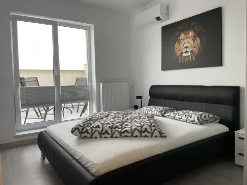 Unique Penthouse Lakeview W19