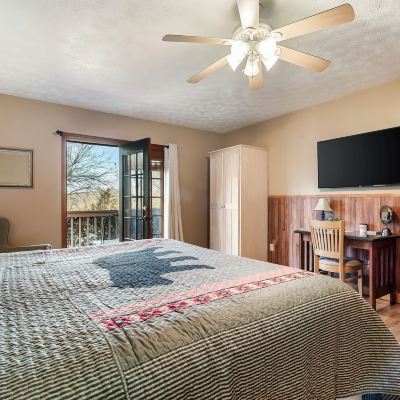 Powder Springs (Balcony) Berry Springs Lodge Promo Code