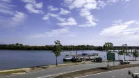 River Sands Apartments