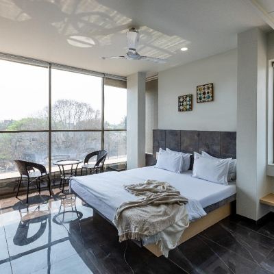Super Deluxe Air Conditioining Room Hotel O2 , Sangli Promo Code