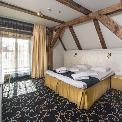 Deluxe Double or Twin Room Attic (Free Parking Included) Meriton Old Town Garden Hotel Promo Code