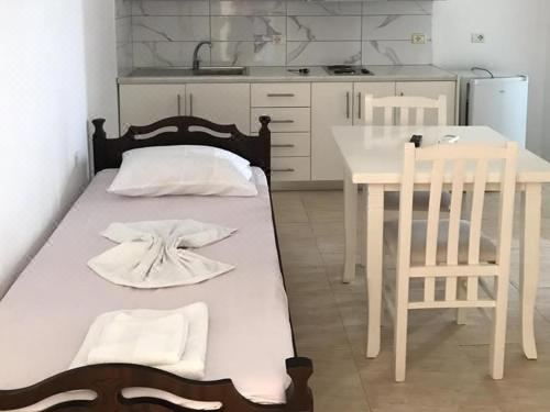 带阳台的三人房