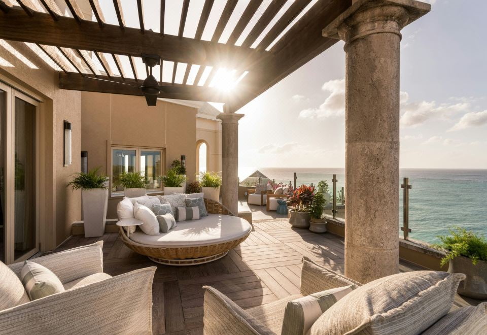 大開曼頂層公寓，3臥室頂層套房，陽臺