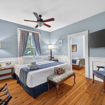 Deluxe Double Room, Private Bathroom (Bamboo Room) Heirloom Estate Promo Code