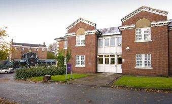 Premier Inn Stockport Central - Housity