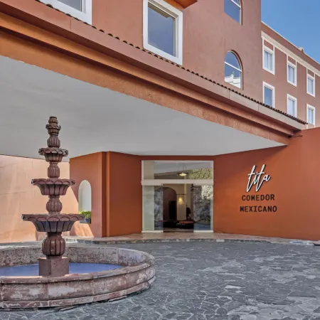 Fiesta Inn Cuernavaca Отели в г. Куэрнавака