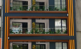 Black Lake Hotel - Housity