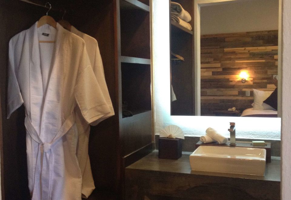 Hacienda Los PicachosStandard King Room