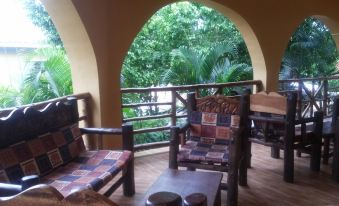 Lavic Country Resort - Housity