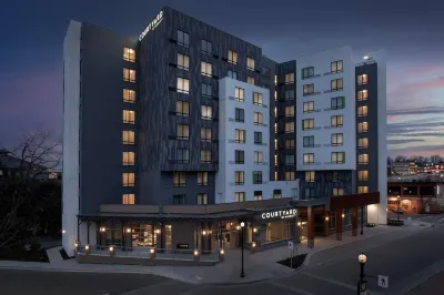 Courtyard Nanaimo Hotels in 