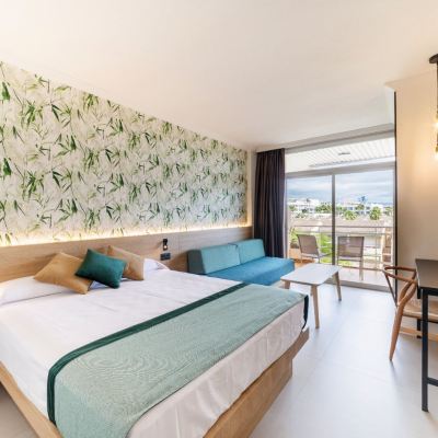 Superior Room with Balcony Palas Pineda Promo Code
