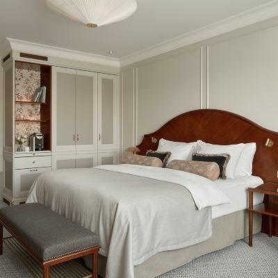 Deluxe King Room Hotel Kamp Promo Code