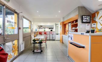 Première Classe Plaisir Gatines - Housity
