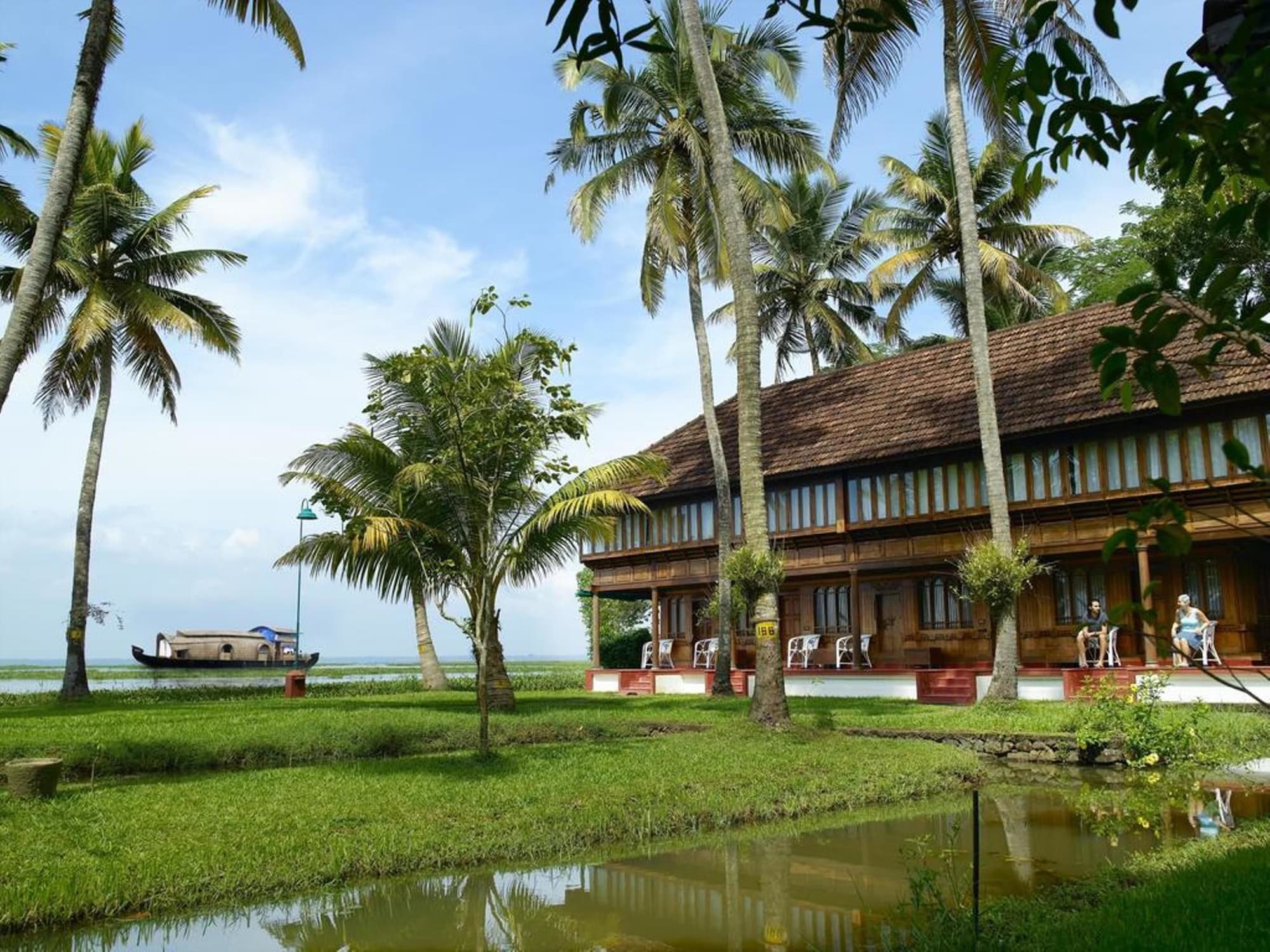 Coconut Lagoon Kumarakom- a CGH Earth Experience传统复式大厦
