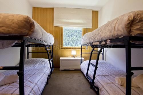 带停车位的两卧室公寓