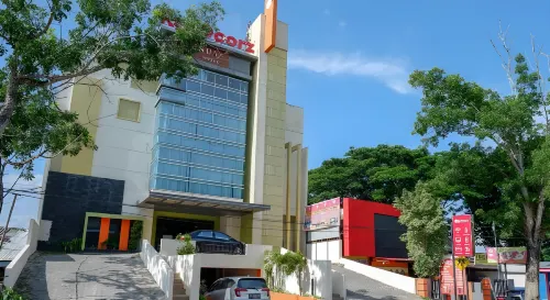 RedDoorz Plus Near Hotel Benua Kendari