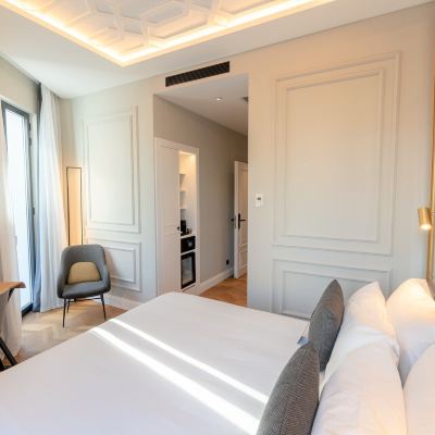 Premium Corner Room L&H Gran Via Valencia Promo Code