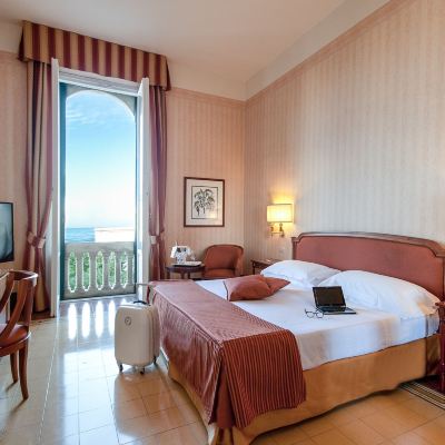 Camera Con Letto Matrimoniale O 2 Letti Singoli (Su Richiesta) Vista Mare Parziale Grand Hotel Royal Promo Code