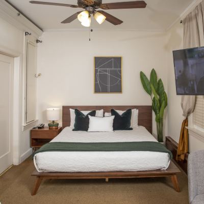Superior Double Room Ensuite Washington Square Inn Promo Code