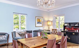 Villa Zollhaus Bed & Breakfast - Housity