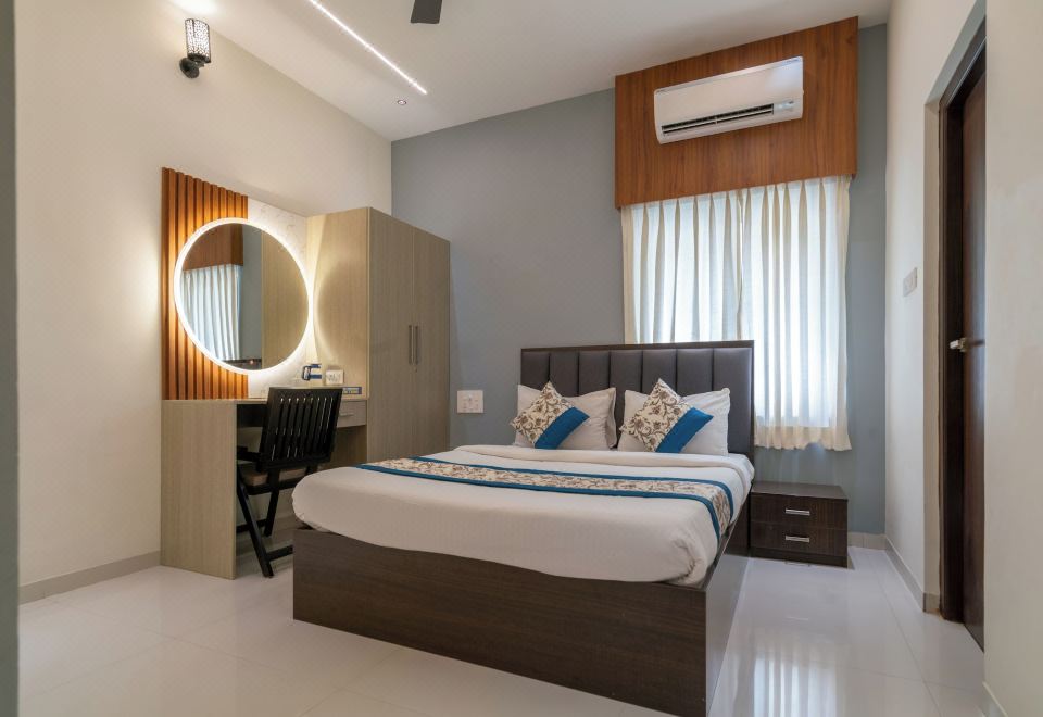 Lakshmi Paradise Lodge A/C
