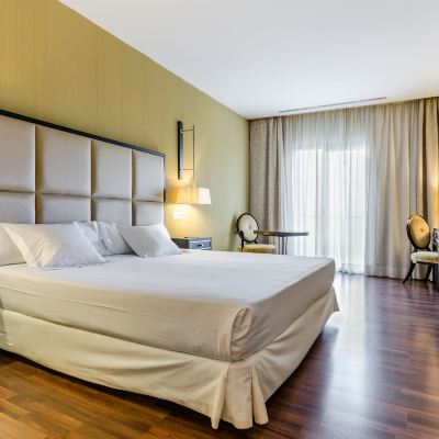 Standard Double Room Hotel 525 Promo Code