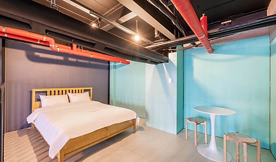 Room 102 / Large SPA Pool / Private Bbq