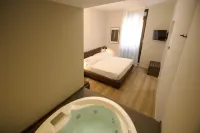 Palazzo Bellocchi - Suites & Apartments