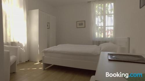 带湖景的双人间