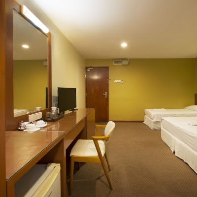 Deluxe Triple Room, Berbilang Katil, City View Kupon Panmour Villa Hotel