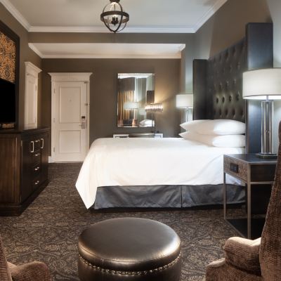 Petit King, Guest Room, 1 King Le Pavillon New Orleans Promo Code