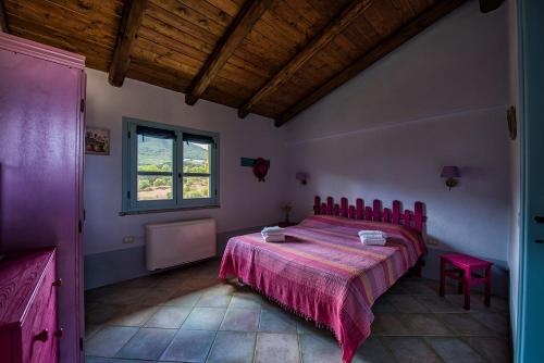 带山景的双人间