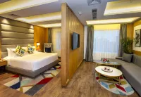 Ramada by Wyndham Katra Station Road Отели в г. 