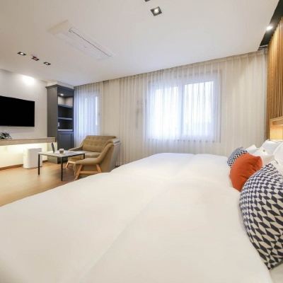 2-Bed Junior Suite (Sequentially Assigned From 9 Th To 8 Th Floor, Floor Number And Number Cannot Be Pre-Assigned) Urban Promo Code