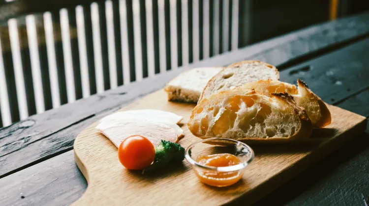 ＳＡＴＯＹＡＭＡ　ＳＴＡＹ　ＮＩＮＯ－ＭＡＣＨＩ 食事・レストラン