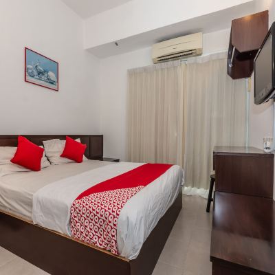 Deluxe Double Room Kupon OYO 1192 Hash House Hotel