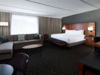 DoubleTree by Hilton Montreal Airport Hotels in Dorval