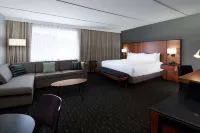 DoubleTree by Hilton Montreal Airport