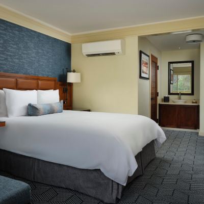 Deluxe Queen Room With Fireplace Hotel Abrego Promo Code