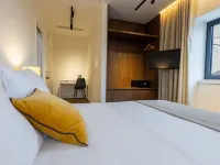Watts House Hotels in Seia