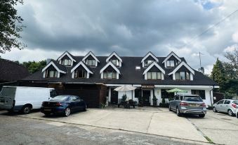 Gravetye Manor - Housity