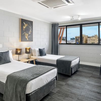 Twin Room Gilligan‘s Backpackers Hotel & Resort Promo Code