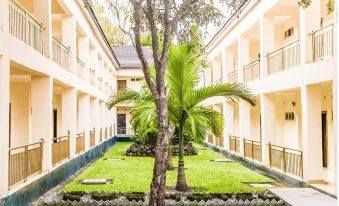 Chamba Valley Exotic Hotel - Housity