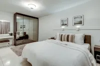 Black Pearl Apartment Hotel Hotels in 
