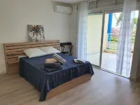 Studio 5 mins walk to Anse Mitan beach Hôtels à : 
