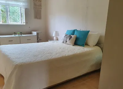 Charming 3 bedroom villa with pool, only 4 minutes walk to the beach Các khách sạn ở 