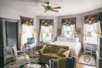 Hummingbird Inn